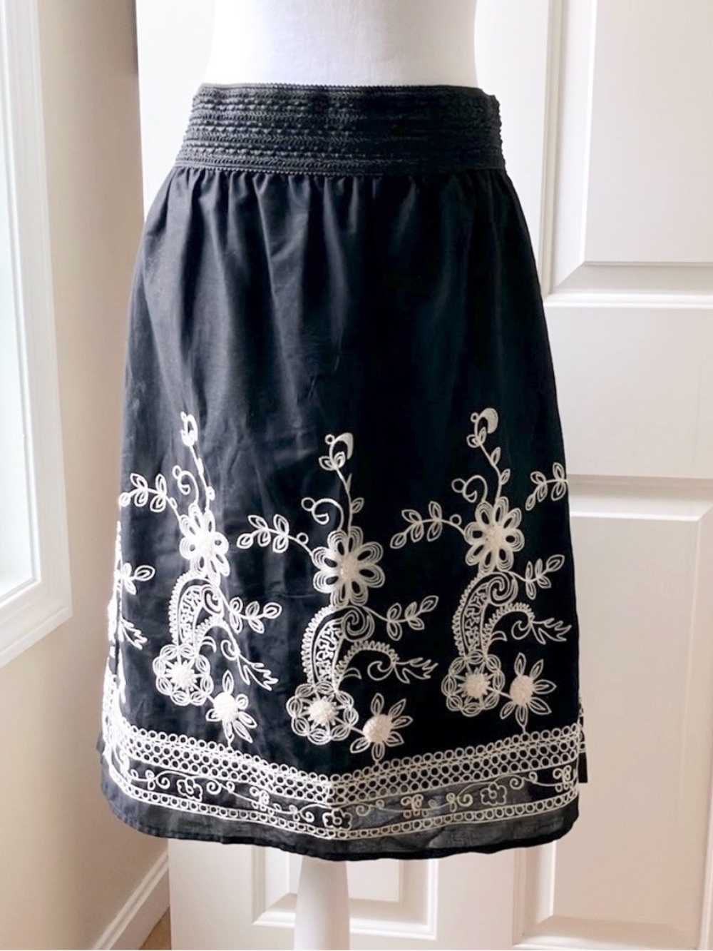 Studio West Apparel Cotton Skirt Floral Embroidery Black & White Size XL